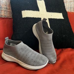 Gloria Vanderbilt (GVS)